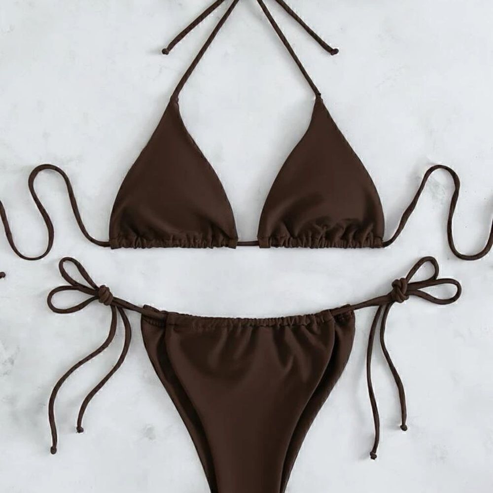 Bikini    - Picture 6 of 9